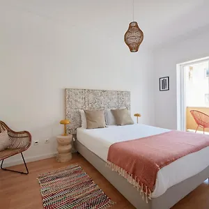 Sunset Balcony Apartment, By Timecooler , Lisbona Portogallo