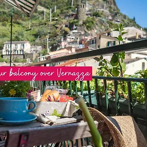 Recanissu With Balcony & Ac Apartment