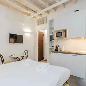Alzaia , Milano Italia